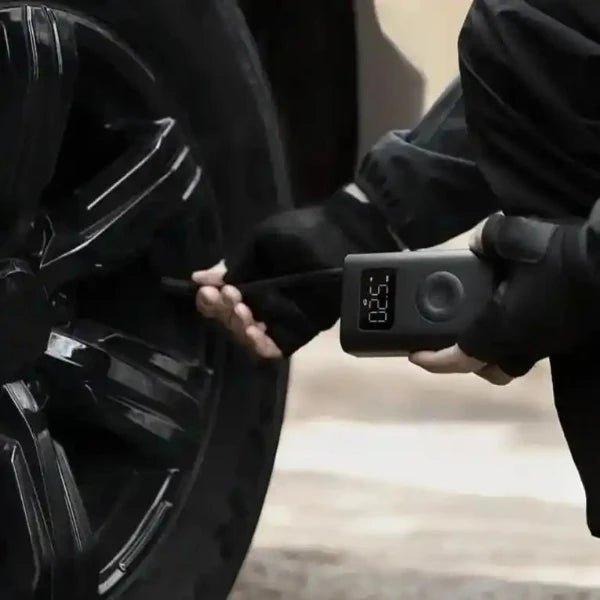 Pumpify Wireless Air Pump inflating-car-tire